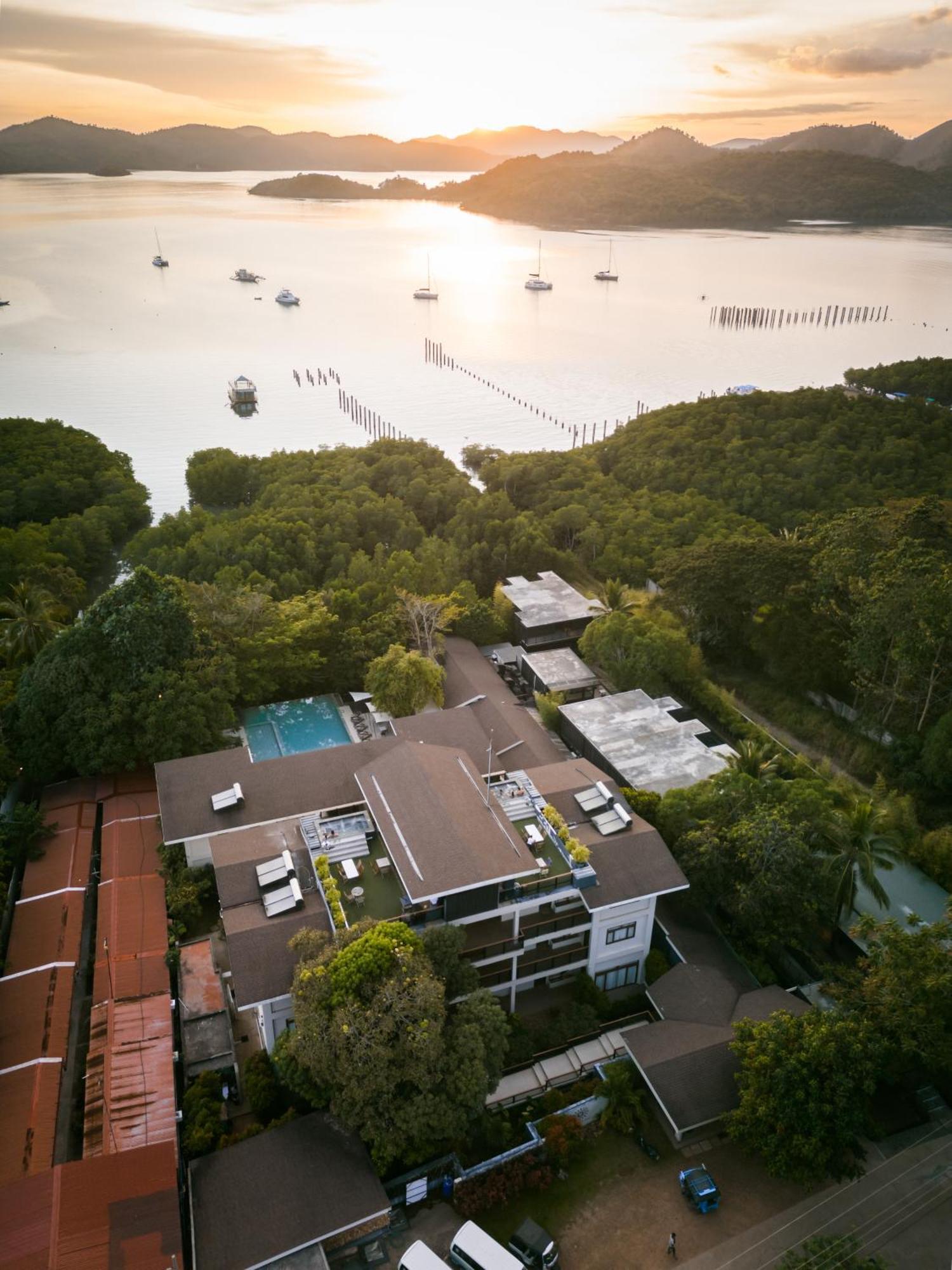 The Funny Lion - Coron Hotel Bagian luar foto