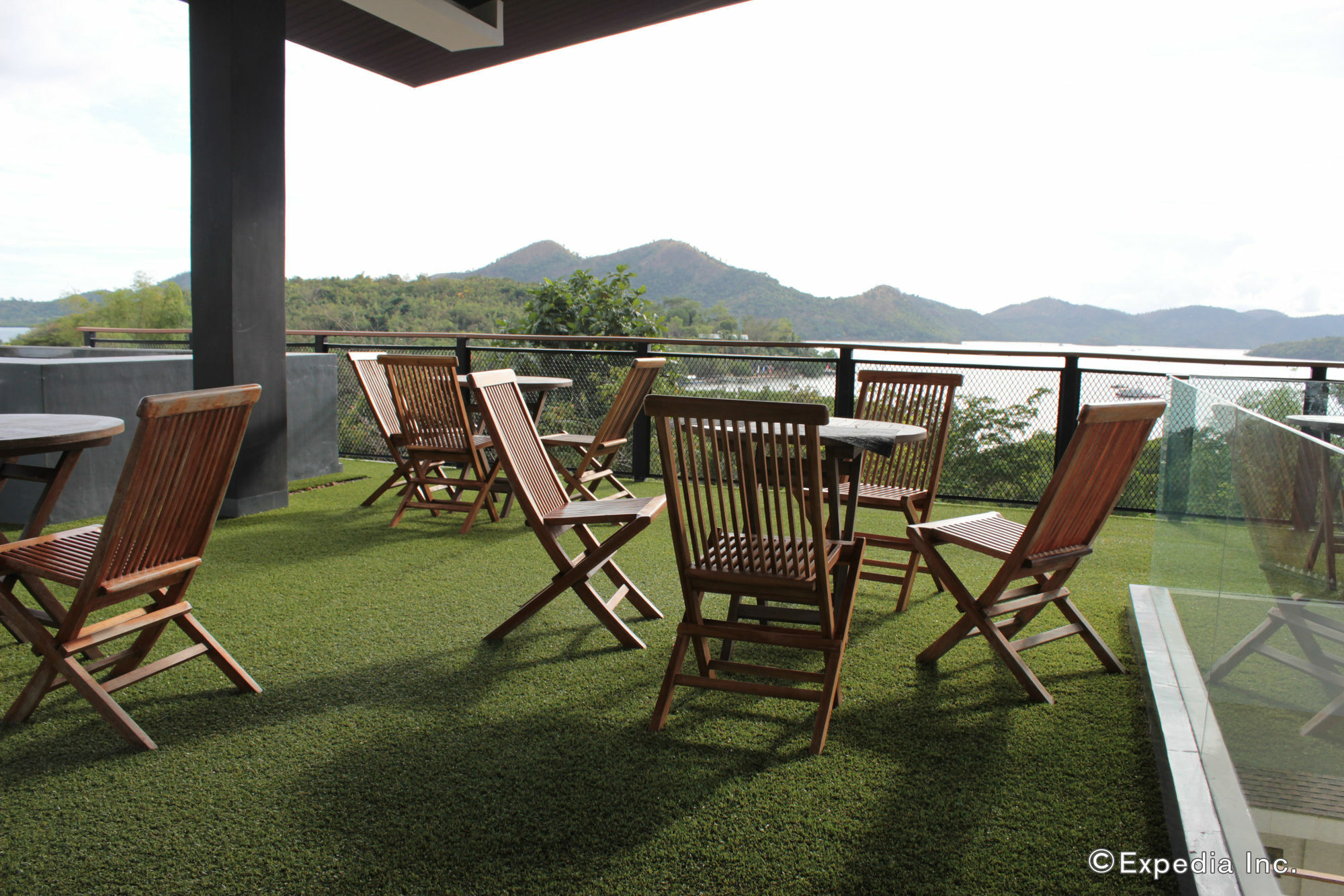 The Funny Lion - Coron Hotel Bagian luar foto